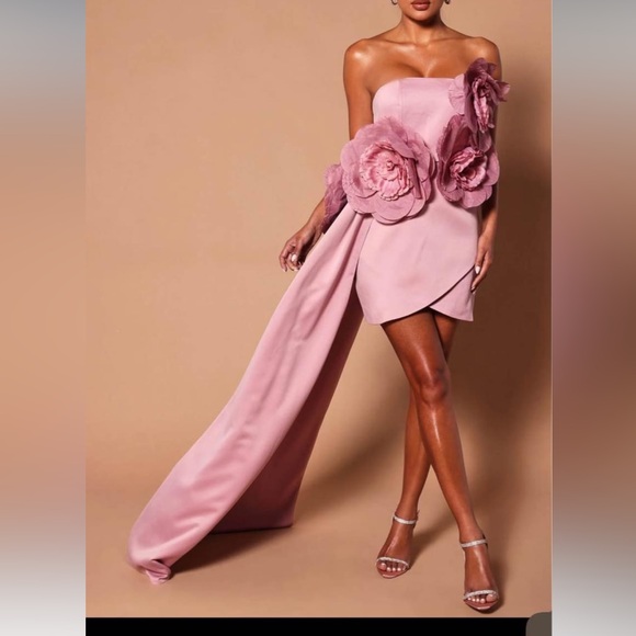 Dresses & Skirts - Elegant Pink Strapless Dress with Floral Accents